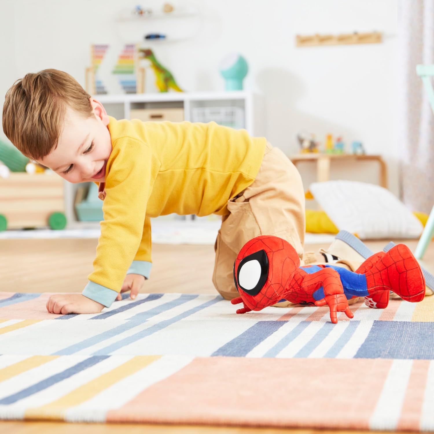 Spidey and his Amazing Friends Marvel Dance 'N Crawl Spidey, Interactive Plush Toy with 20 Phrases & Sounds, 2 Songs, Super Hero Toys for Kids 3 & Up - Image 5