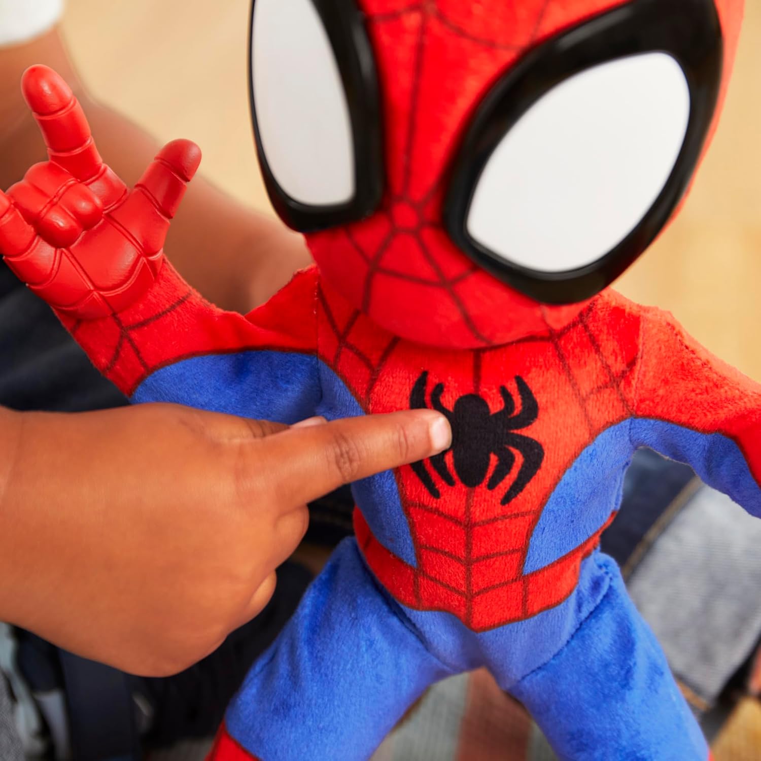 Spidey and his Amazing Friends Marvel Dance 'N Crawl Spidey, Interactive Plush Toy with 20 Phrases & Sounds, 2 Songs, Super Hero Toys for Kids 3 & Up - Image 3