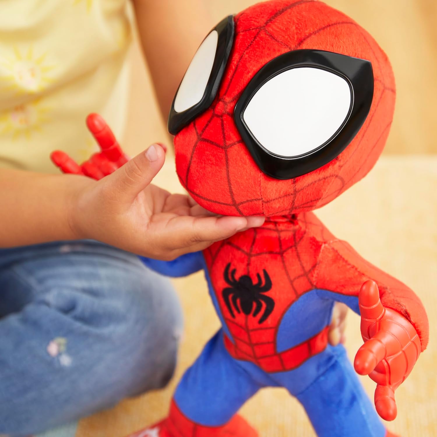 Spidey and his Amazing Friends Marvel Dance 'N Crawl Spidey, Interactive Plush Toy with 20 Phrases & Sounds, 2 Songs, Super Hero Toys for Kids 3 & Up - Image 9