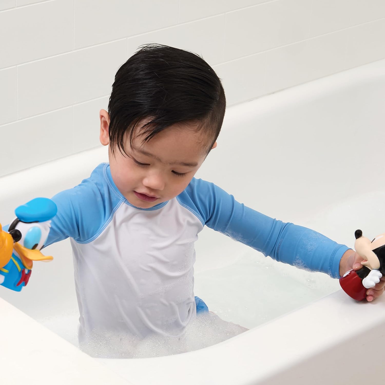 Mickey & Friends 6 Piece Bath Squirter Bucket Set. Bath Toys for Baby and Toddlers, Includes Organizer Bucket with Drainage to Store Your Bath time Water Toys. - Image 6