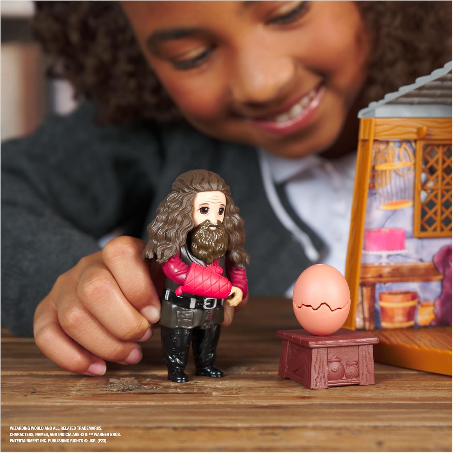 Wizarding World Harry Potter, Magical Minis Hagrid’s Hut Playset with 2 Figures and 9 Doll Accessories, Kids Toys for Ages 6 and up - Image 5