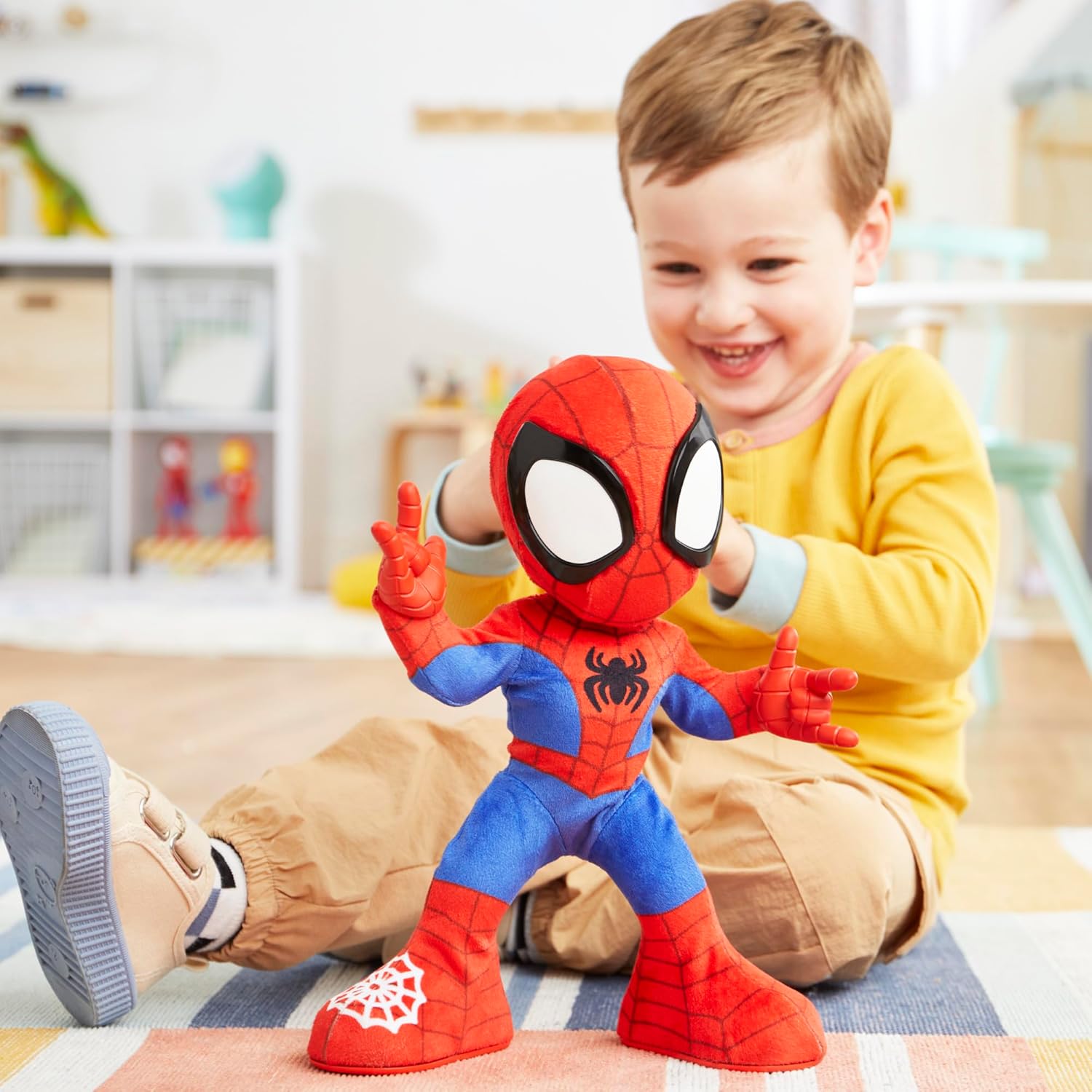 Spidey and his Amazing Friends Marvel Dance 'N Crawl Spidey, Interactive Plush Toy with 20 Phrases & Sounds, 2 Songs, Super Hero Toys for Kids 3 & Up - Image 4