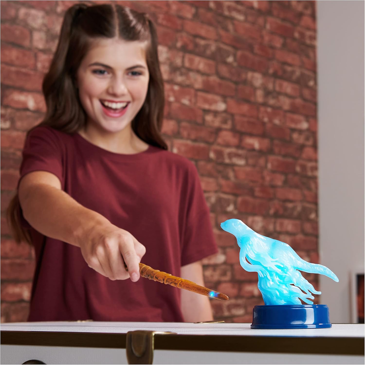 Wizarding World Harry Potter, 13-inch Hermione Granger Patronus Spell Wand with Otter Figure, Lights and Sounds, Kids Toys for Ages 6 and up - Image 2