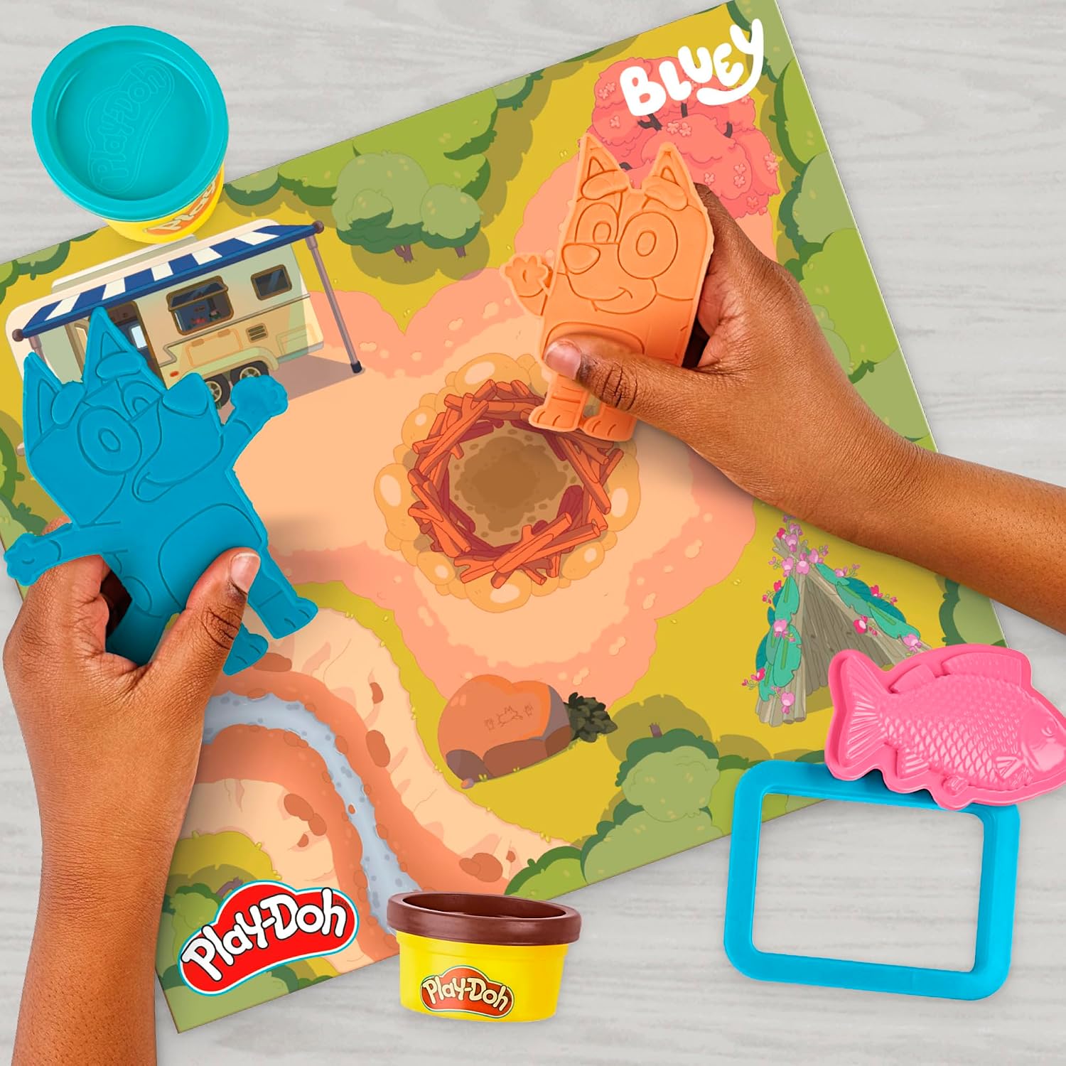 Play-Doh Bluey Goes Camping Playset with Campfire Themed Tools, Kids Arts and Crafts Toys for Girls and Boys 3 Years & Up (Amazon Exclusive) - Image 4