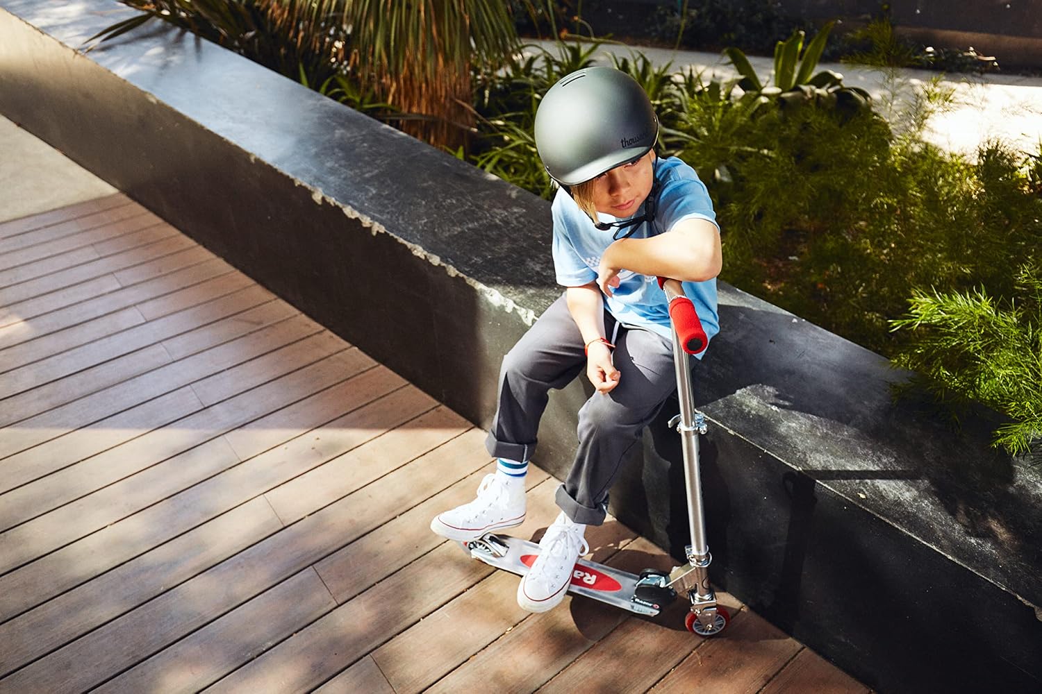 Razor A2 Kick Scooter for Kids Ages 5+ – Wheelie Bar, Foldable, Lightweight, Aluminum Frame, Front Vibration Reducing System, Adjustable Height Handlebars - Image 8