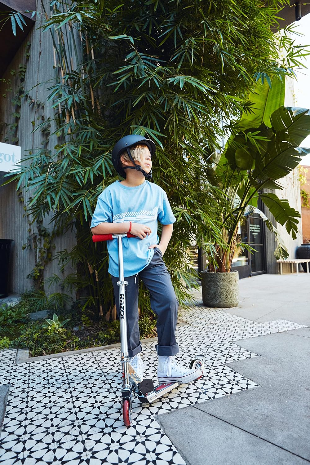 Razor A2 Kick Scooter for Kids Ages 5+ – Wheelie Bar, Foldable, Lightweight, Aluminum Frame, Front Vibration Reducing System, Adjustable Height Handlebars - Image 9