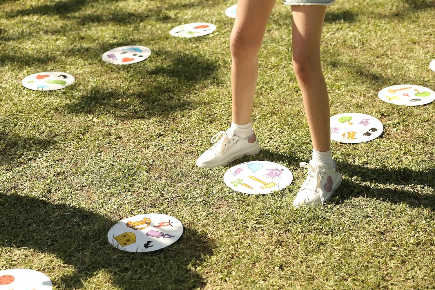 Asmodee Spot It! Giant Card Game - Oversized Matching with 4 Exclusive Mini-Games, Fast-Paced Family Game for Kids & Adults, Ages 6+, 2-12 Players, 15 Minute Playtime, Made by Zygomatic - Image 7